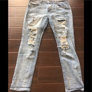 Slim fit ripped jeans.